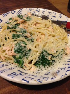 Pasta with salmon and spinach
