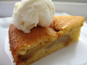 pear_almond_cake_ice_cream
